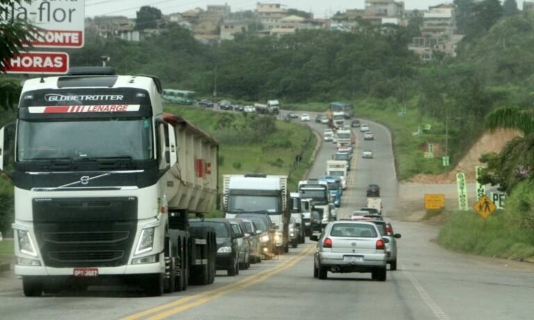 “Rodovia da morte”: Lula assina contrato de concessão da BR-381 em Minas Gerais