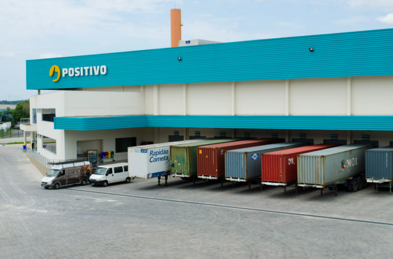Positivo investe R$ 330 milhões em inovação industrial, mas fica com pé atrás diante de cenário econômico