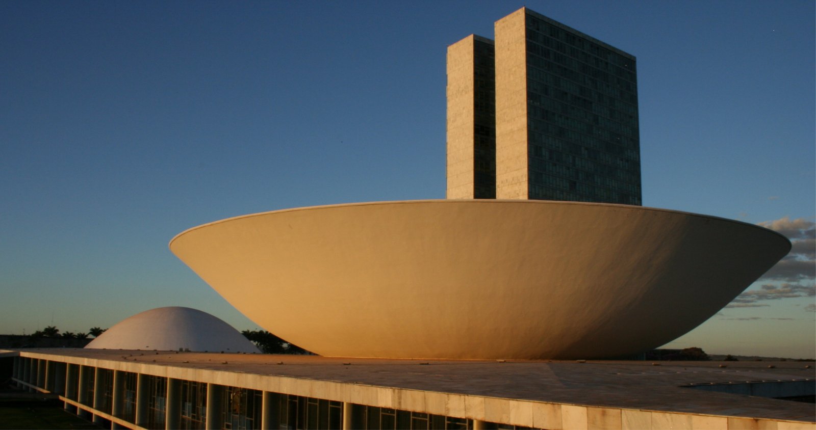 Câmara pauta projetos da bancada feminina e endurece penas para crimes contra agentes da Justiça