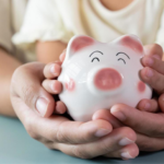 Câmara aprova "Lei Larissa Manoela" para proteger patrimônio de crianças e adolescentes