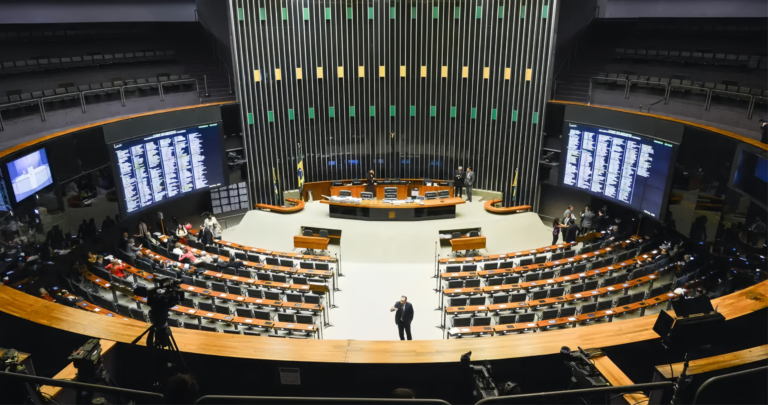 Câmara trava votação de PL que tenta blindar benefícios fiscais do ICMS