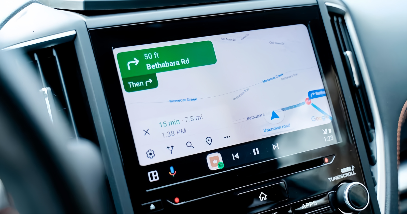 Google se compromete a reduzir restrições de concorrência em serviços automotivos e plataforma de mapas