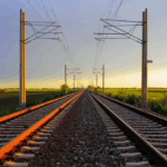 Novo marco busca modernizar e unificar regras do transporte ferroviário A Agência Nacional de Transportes Terrestres (ANTT) realiza nesta sexta-feira (10) uma sessão pública híbrida para discutir a proposta de revisão do Novo Marco Regulatório das Ferrovias, que trata dos direitos e garantias dos usuários e da oferta de serviço adequado. O encontro, parte da Reunião Participativa nº 10/2025, que acontece no Auditório da ANTT, com transmissão ao vivo pelo canal da ANTT no YouTube. As contribuições da sociedade podem ser enviadas até 17 de outubro pelo sistema ParticipANTT, plataforma criada para ampliar a participação social e a transparência nos processos regulatórios. Estrutura simplificada e maior segurança jurídica A proposta de revisão do marco busca consolidar normas atualmente dispersas em uma estrutura única, moderna e simplificada. A atualização pretende garantir mais segurança jurídica, padronização dos contratos de concessão e maior clareza nos direitos e deveres de usuários e concessionárias. ENtre os pontos centrais do texto estão a introdução de indicadores de qualidade do serviço, critérios de classificação das concessionárias e o fortalecimento de mecanismos de defesa do usuário, como a ampliação da ouvidoria e a criação de procedimentos ágeis de resolução de conflitos. Usuário no centro das decisões O novo marco também propõe pesquisas anuais de satisfação dos usuários, conduzidas pelas concessionárias sob supervisão da ANTT, além da criação e fortalecimento de conselhos de usuários – espaços de diálogo permanente entre sociedade civil, concessionárias e poder público. “Estamos construindo, de forma participativa, um marco regulatório moderno, capaz de assegurar equilíbrio entre investimentos, qualidade do serviço e, sobretudo, os direitos dos usuários”, afirmou Alessandro Baumgartner, superintendente de Transporte Ferroviário da ANTT. Alinhamento com a Lei das Ferrovias e padrões internacionais De acordo com a ANTT, o processo de revisão está alinhado à Lei das Ferrovias (Lei nº 14.273/2021) e às melhores práticas internacionais de regulação. A proposta reforça o compromisso da agência com a transparência, a eficiência operacional e o fortalecimento da governança pública. A iniciativa também segue a política de participação social adotada pela ANTT, que realiza consultas e reuniões públicas periódicas com o objetivo de aprimorar a gestão dos transportes terrestres e garantir mais previsibilidade e competitividade ao setor ferroviário brasileiro. Como participar Interessados em contribuir podem enviar sugestões por escrito até 17/10, pelo sistema ParticipANTT. Já as manifestações orais devem ser feitas por convidados listados, embora outras partes interessadas possam solicitar inscrição até 17/09, também pela plataforma. Para dúvidas ou informações adicionais, a ANTT disponibiliza o e-mail rp010_2025@antt.gov.br Serviço Evento: Sessão pública híbrida da Reunião Participativa nº 10/2025 Data: 10 de outubro de 2025 Horário: 10h às 12h e 14h às 18h Local: Sede da ANTT – Setor de Clubes Esportivos Sul – SCES, lote 10, trecho 03, Projeto Orla Polo 8, Brasília-DF Transmissão: Canal da ANTT no Youtube Contribuições: Até 17 de outubro de 2025 via Sistema ParticipANTT Acompanhe atualizações no Portal WebAdvocacy.