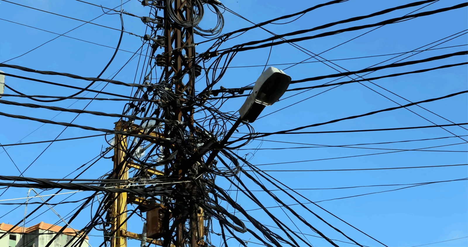 Projeto sobre uso de postes divide opiniões em audiência no Senado