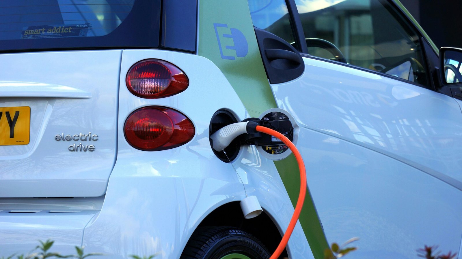 Projeto de Lei propõe política nacional para reciclagem de baterias de carros elétricos