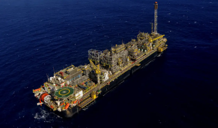 Pré-sal bate recorde histórico e responde por quase 80% da produção de petróleo e gás em abril