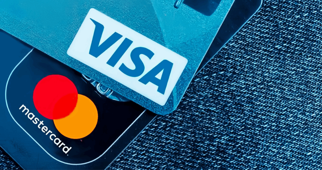 Comissão Europeia aprofunda investigação sobre taxas cobradas por Visa e Mastercard