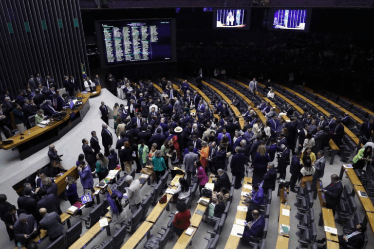 Câmara dos Deputados debate transporte público, mobilidade urbana e royalties do petróleo na primeira semana de julho