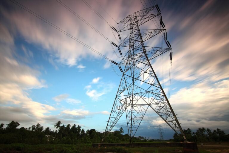 Congresso discute medidas que reformulam o setor elétrico e podem impactar a conta de luz