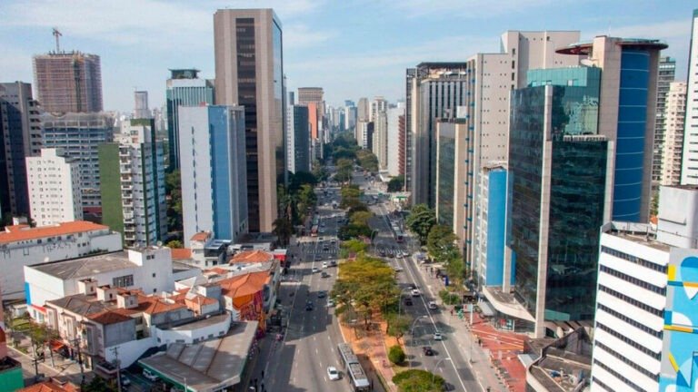 PCC na Faria Lima: Senado aprova regras mais rígidas para combustíveis e fintechs após operação contra crime organizado