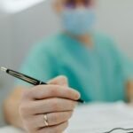 Planos de saúde poderão ser obrigados a notificar consumidores sobre descredenciamento de hospitais e médicos