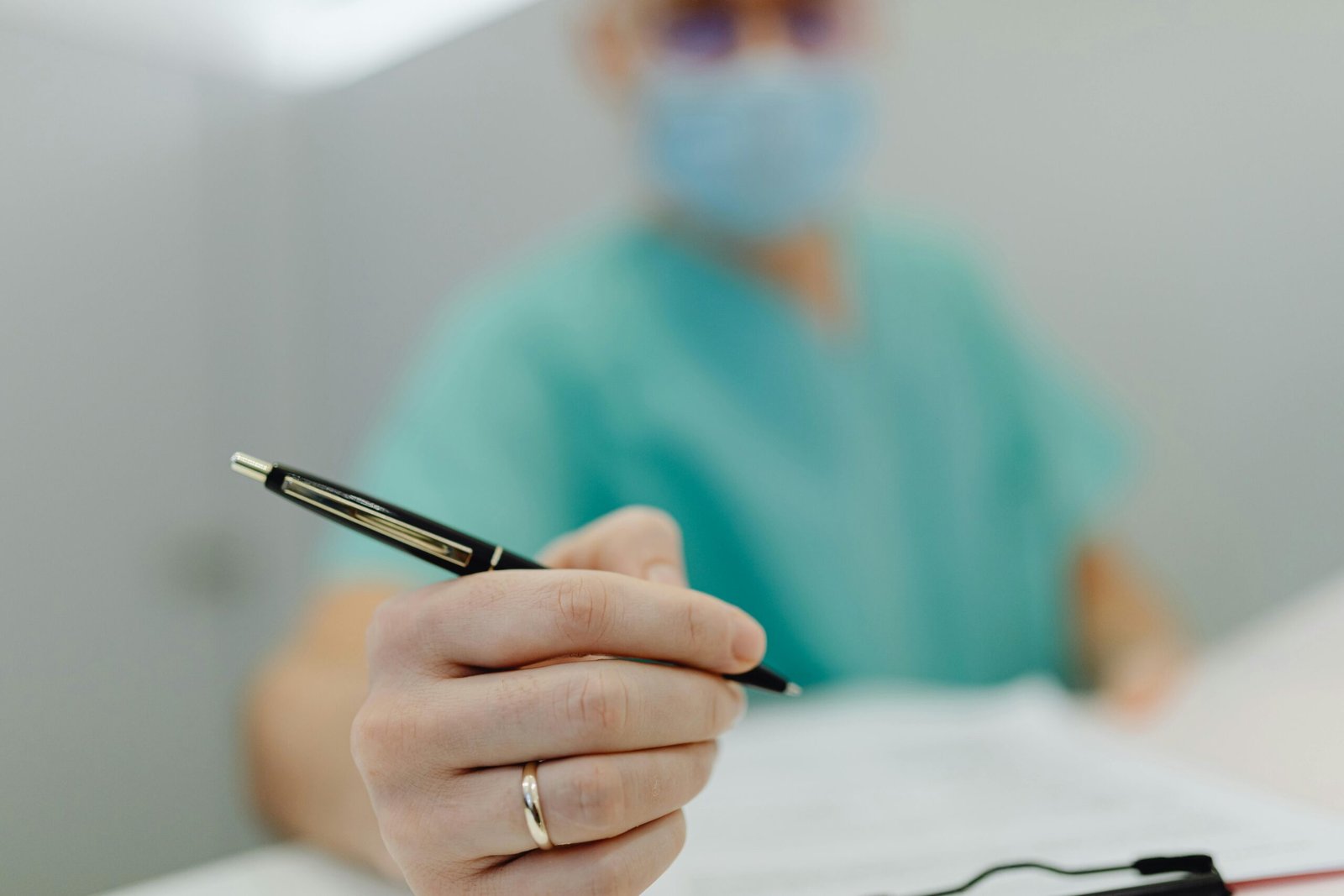 Planos de saúde poderão ser obrigados a notificar consumidores sobre descredenciamento de hospitais e médicos