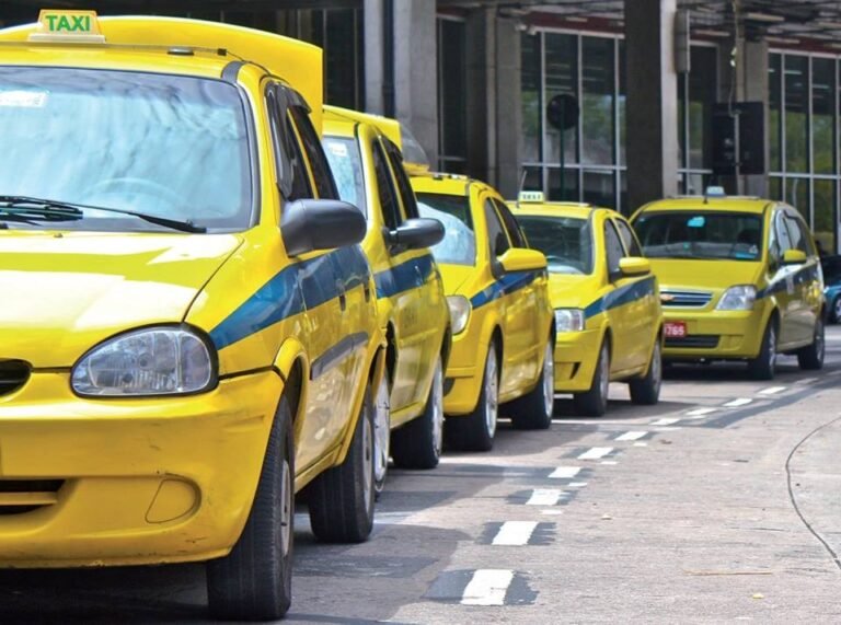 CDU debate regulamentação de táxis e transporte público individual