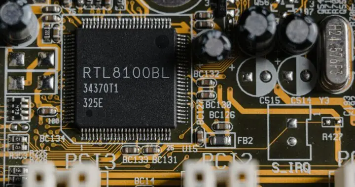 Câmara discute projeto que proíbe uso de IA em precificação dinâmica