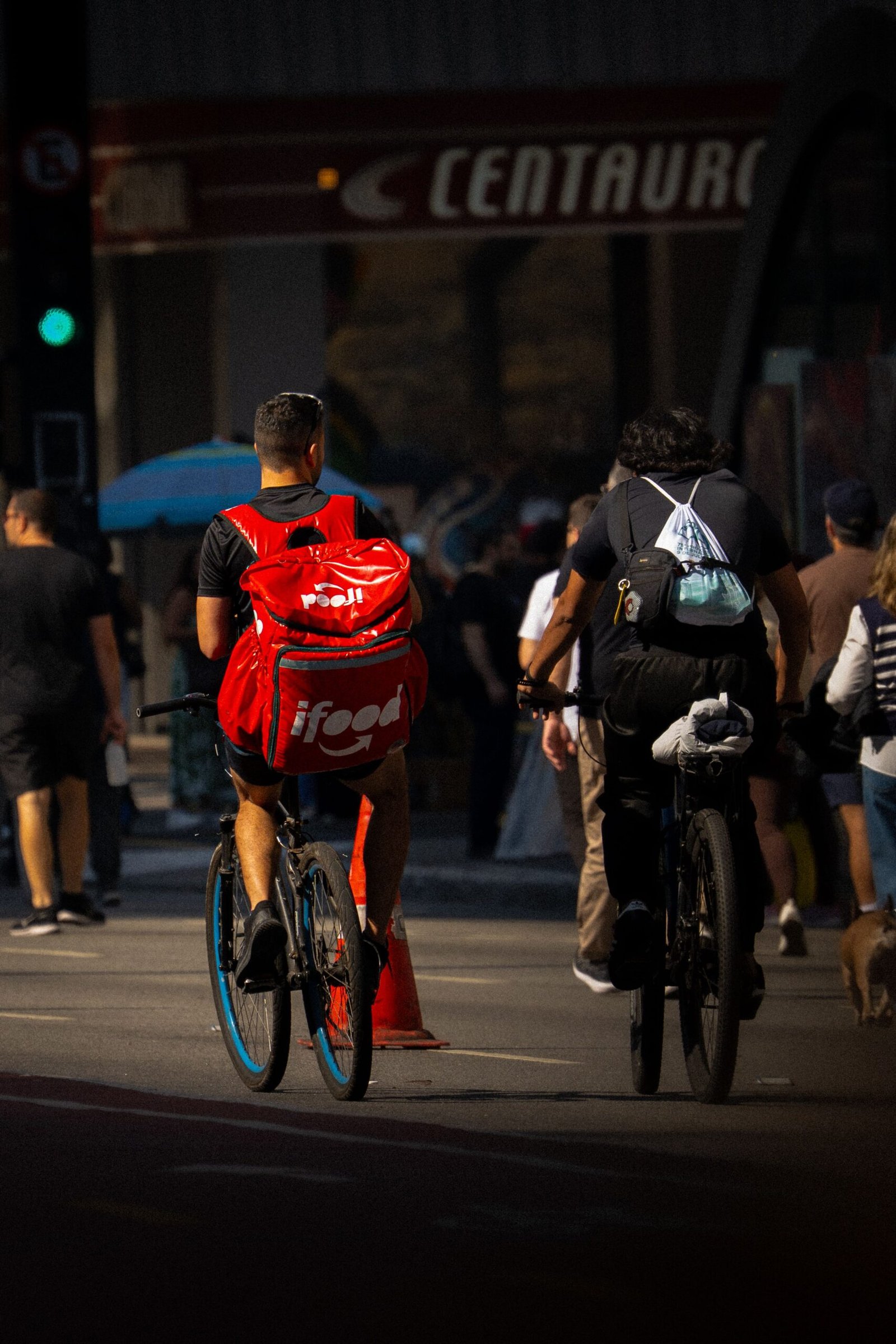 Disputa entre apps de delivery vai ao CADE e à Justiça