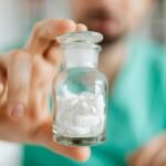 Mercado farmacêutico fatura R$ 182 bilhões em 2025